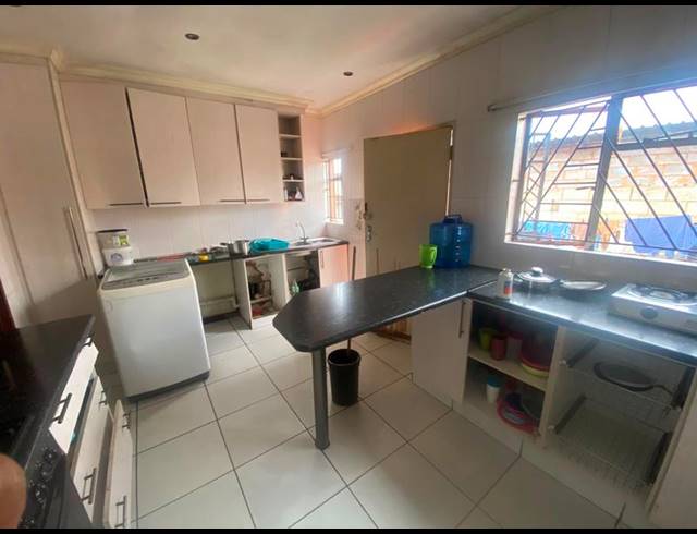 3 BEDROOM HOUSE FOR SALE IN KLIPSPRUIT WEST